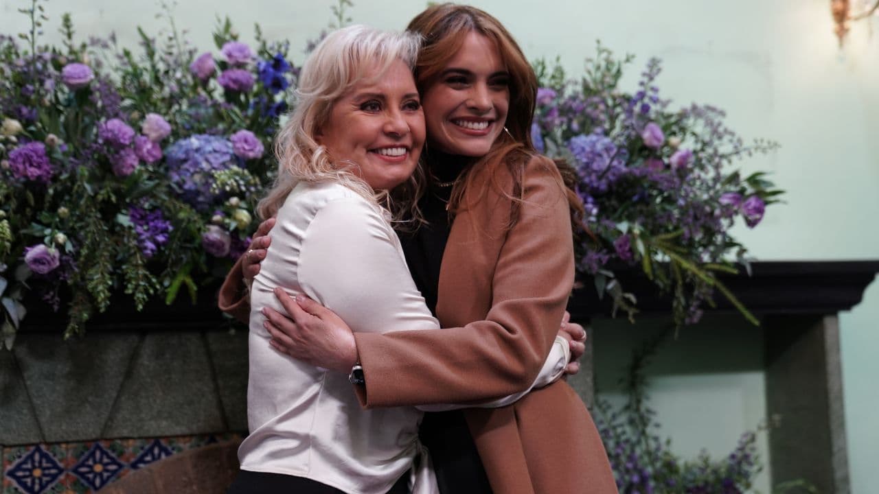 Carla Estrada presenta a Scarlet Gruber como protagonista de serie de Gloria Trevi