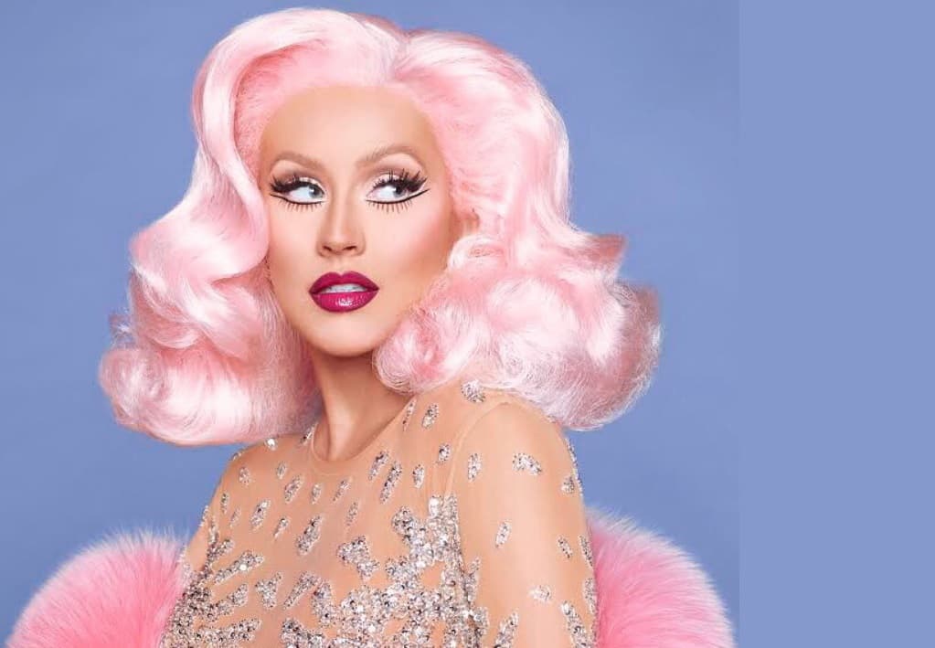 Christina Aguilera posa completamente al natural