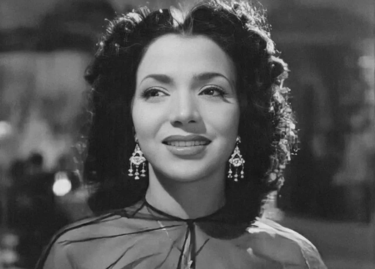 María Victoria.