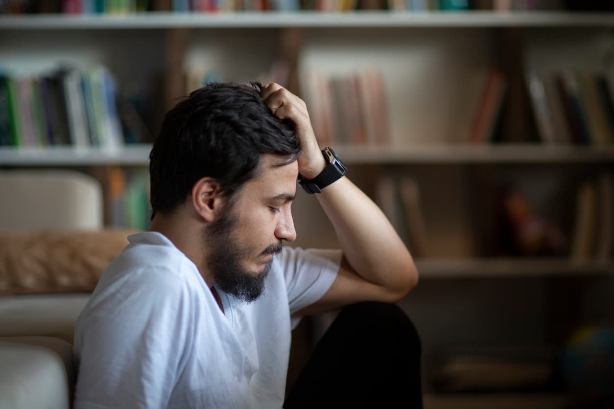 Viaja para conocer “al amor de su vida”; le rompen el corazón