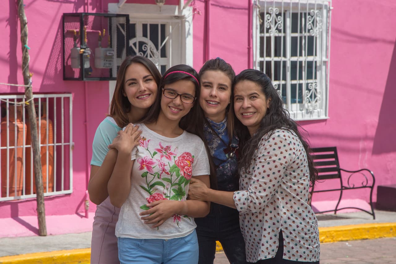 Emilia Berjón realizará su debut actoral interpretando a la pequeña 'Areli', hija de 'Lorenzo' el hijo mayor de 'Inés'.