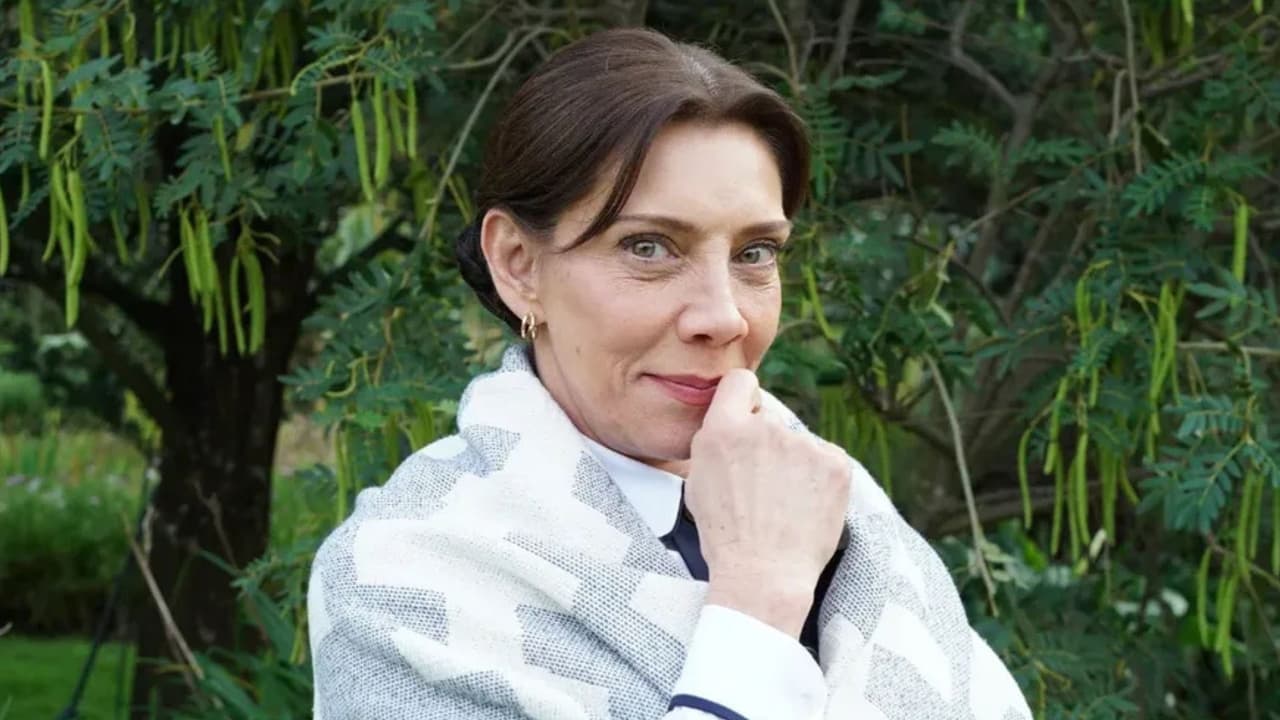 Hija de Cynthia Klitbo rompe el silencio y, frente a la actriz, reacciona al romance de su mamá con un hombre más joven