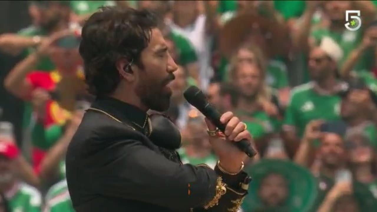 Alejandro Fernández emociona al interpretar el Himno Nacional Mexicano en la inauguración del Mundial 2026.